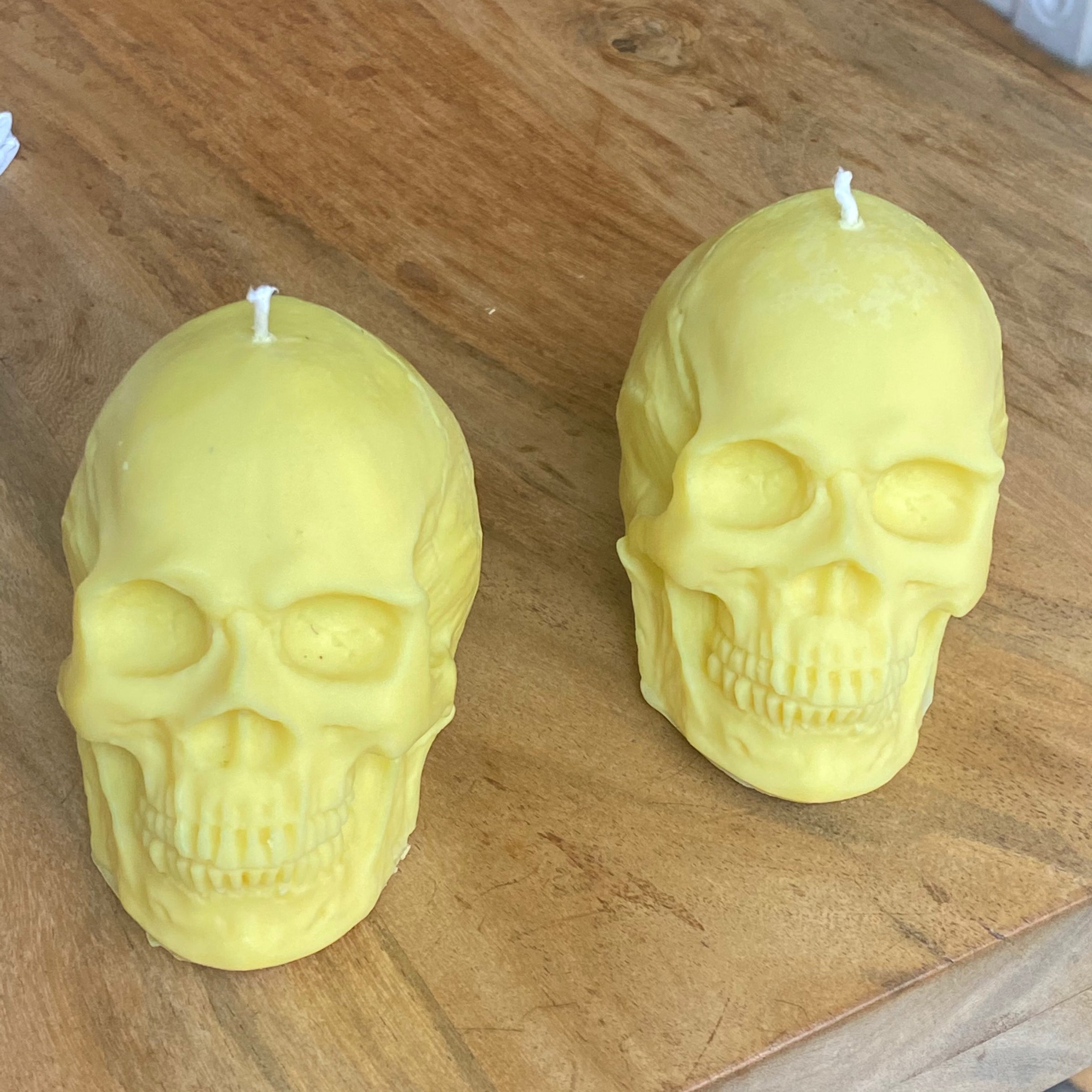Skull Candle (large)